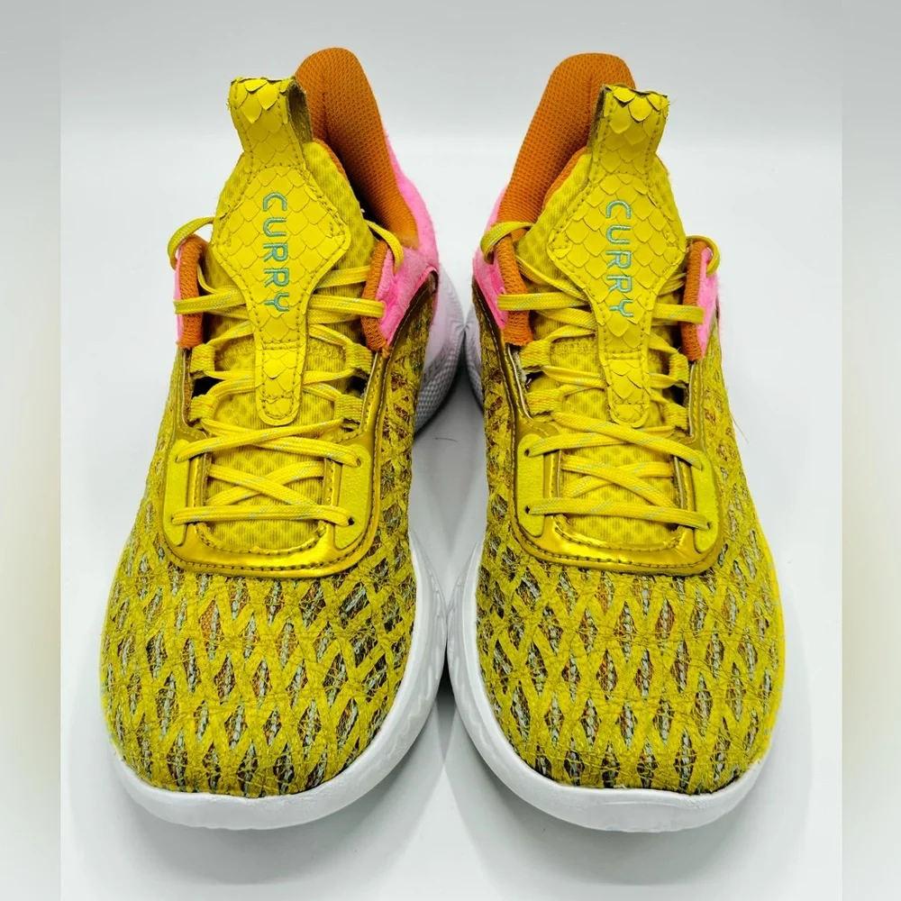 Curry Flow 9 Sesame Street Big Bird, men’s size 8.5, Good condition